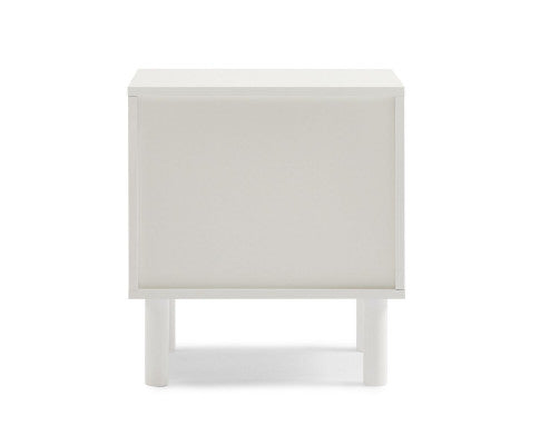 RATTAN BEDSIDE TABLE IN WHITE